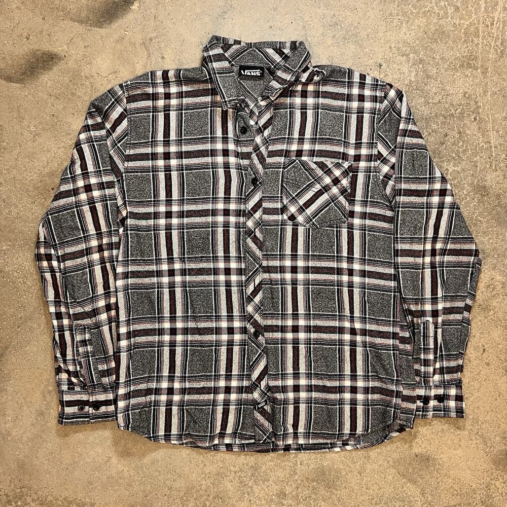 VANS LARGE HEAVY BLACK AND WHITE FLANNEL